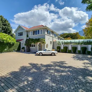 Roodenburg House Guest house